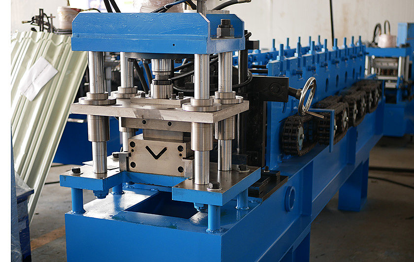 channel roll forming machine