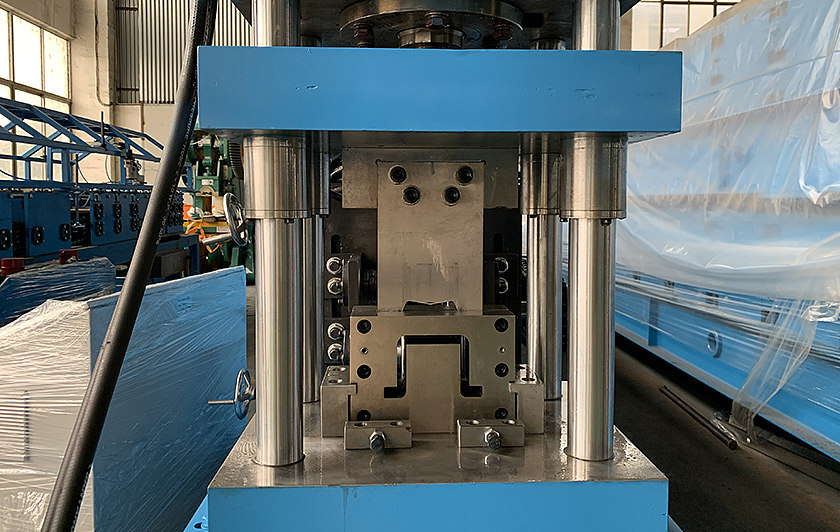 Hat Profile Roll Forming Machine Cutter